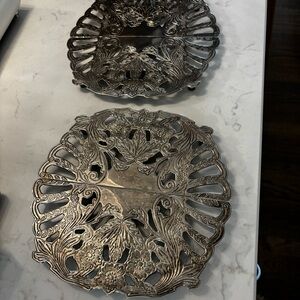Vintage Wallace Ornate Silver Decorative expansion trivet set 2